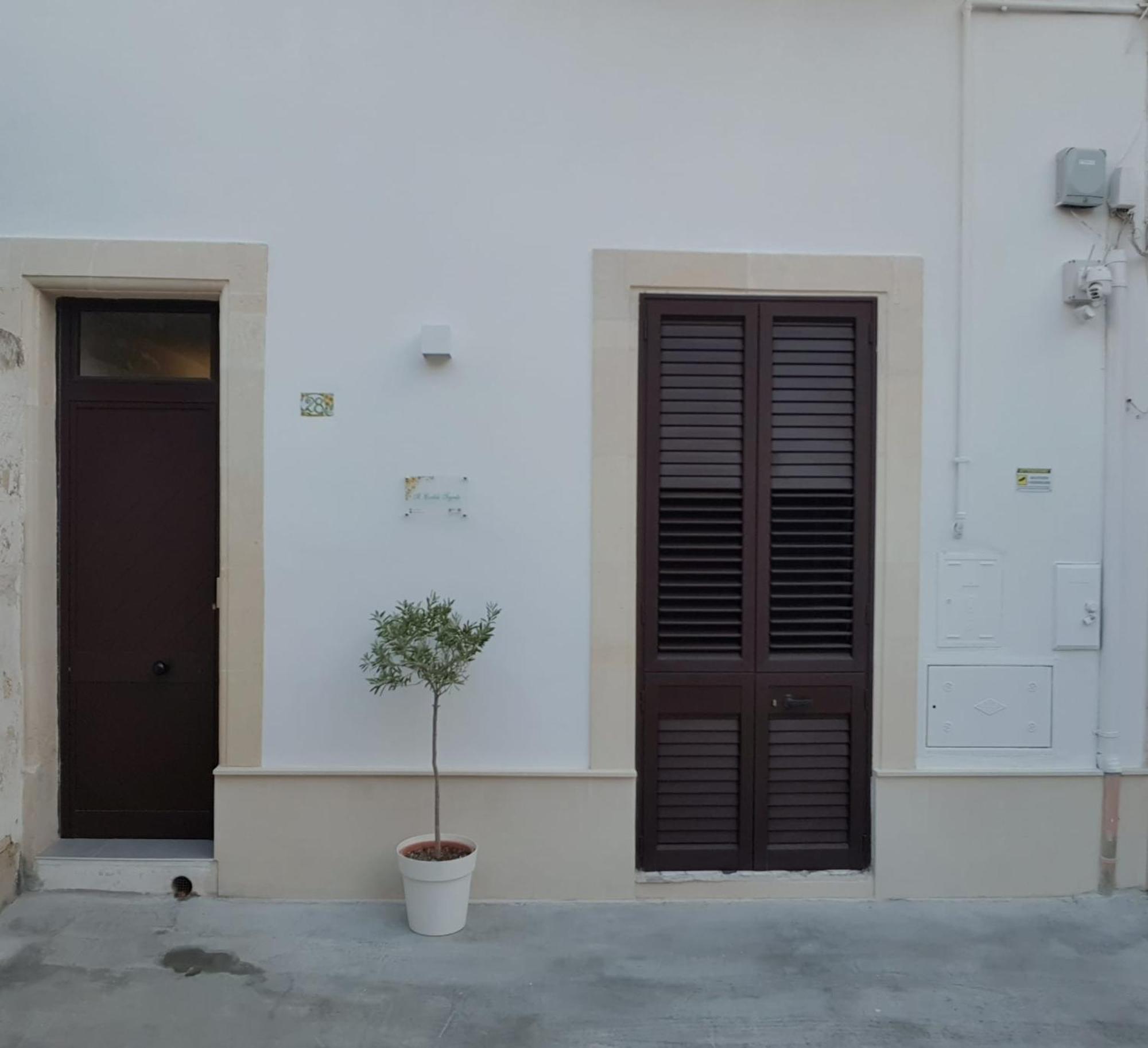 Il Cortile Segreto - Con Parcheggio Privato Lägenhet Lecce Exteriör bild
