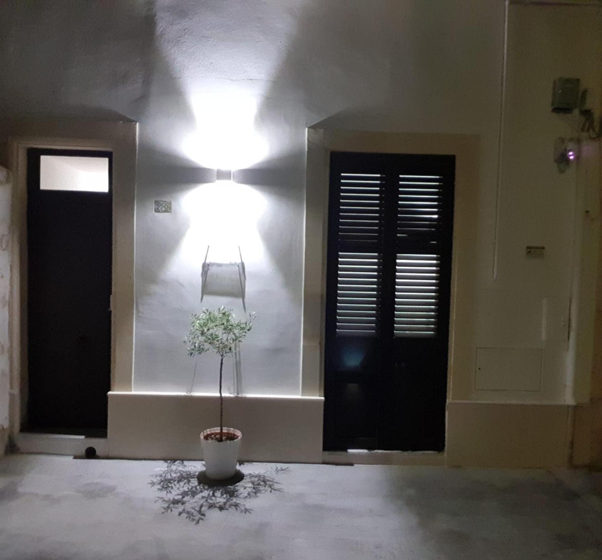 Il Cortile Segreto - Con Parcheggio Privato Lägenhet Lecce Exteriör bild